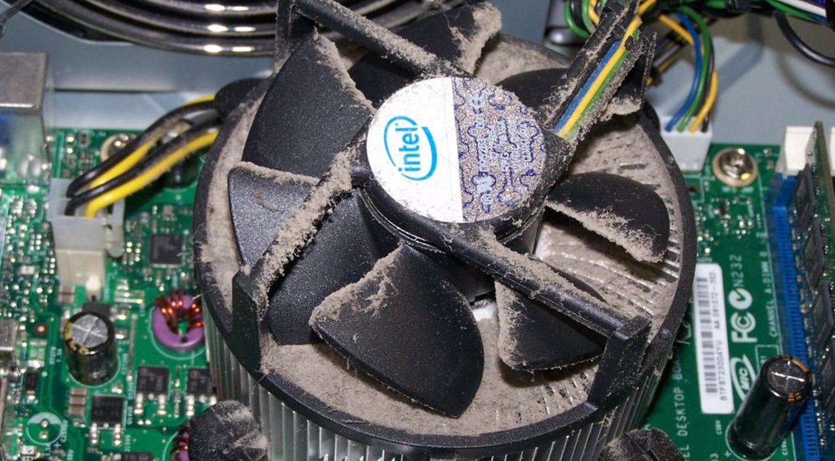 Computer dust cleaning